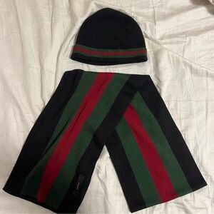 Gucci Black Knit Beanie and scarf with Red and Green Stripes (set)